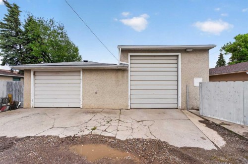 7435 25 Street Se, Calgary, AB 