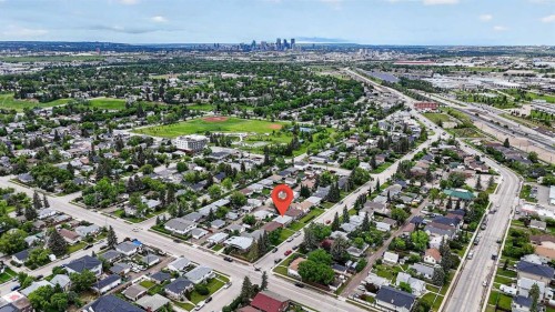 7435 25 Street Se, Calgary, AB 