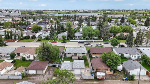 7435 25 Street Se, Calgary, AB 