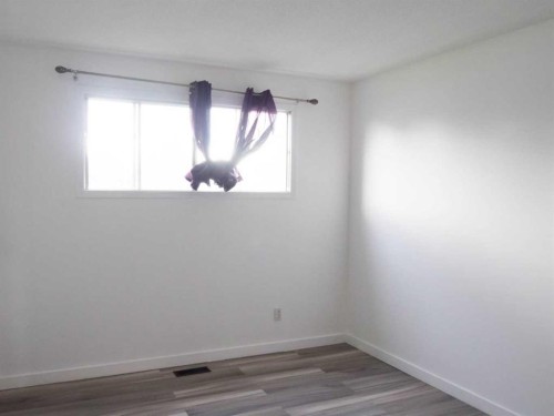 196 Fonda Drive Se, Calgary, AB 