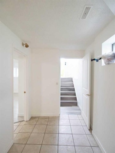 196 Fonda Drive Se, Calgary, AB 