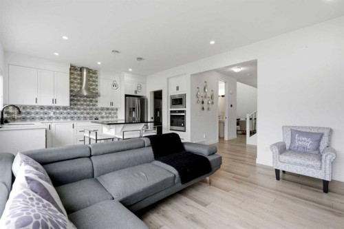 160 Homestead Grove Ne, Calgary, AB - Indoor Photo Showing Living Room