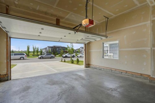 160 Homestead Grove Ne, Calgary, AB - Indoor Photo Showing Garage