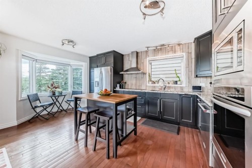 15 Hawkcliff Way Nw, Calgary, AB 