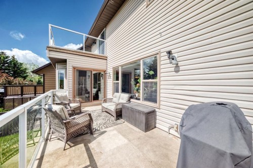15 Hawkcliff Way Nw, Calgary, AB 