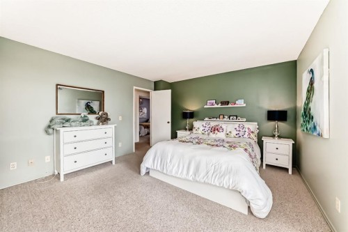 15 Hawkcliff Way Nw, Calgary, AB 