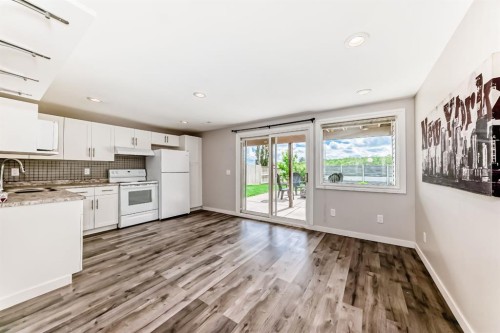15 Hawkcliff Way Nw, Calgary, AB 