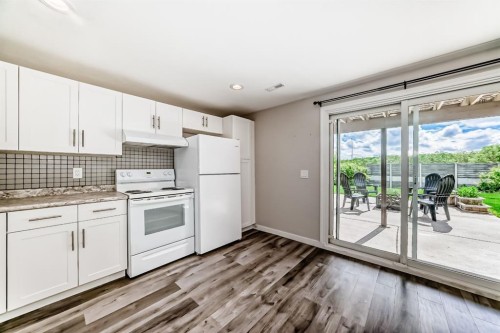 15 Hawkcliff Way Nw, Calgary, AB 
