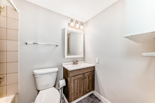 15 Hawkcliff Way Nw, Calgary, AB 