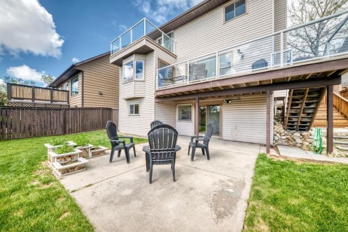 15 Hawkcliff Way Nw, Calgary, AB 