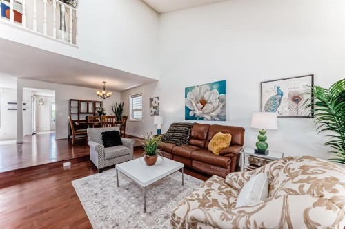 15 Hawkcliff Way Nw, Calgary, AB 