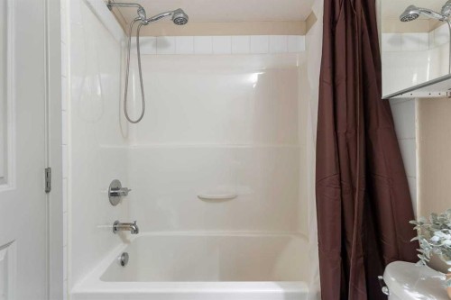 3308-155 Skyview Ranch Way Ne, Calgary, AB - Indoor Photo Showing Bathroom