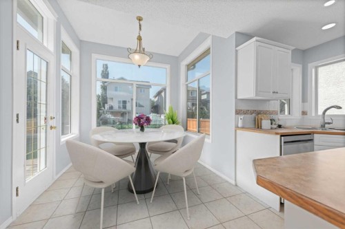 642 Citadel Drive Nw, Calgary, AB - Indoor Photo Showing Other Room
