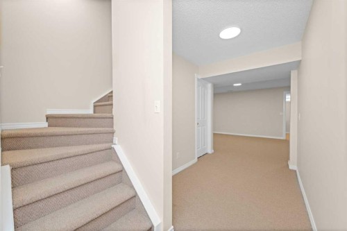 642 Citadel Drive Nw, Calgary, AB - Indoor Photo Showing Other Room