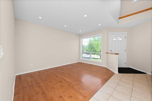 642 Citadel Drive Nw, Calgary, AB - Indoor Photo Showing Other Room