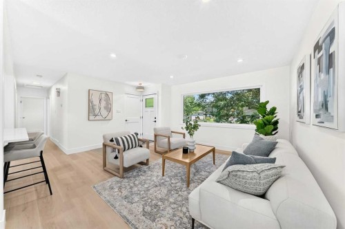 4139 Bowlen Street, Calgary, AB - Indoor Photo Showing Living Room