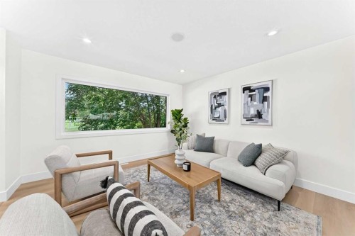 4139 Bowlen Street, Calgary, AB - Indoor Photo Showing Living Room