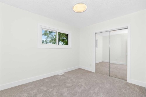 4139 Bowlen Street, Calgary, AB - Indoor Photo Showing Other Room