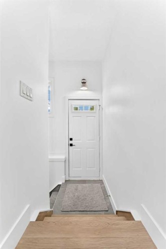 4139 Bowlen Street, Calgary, AB - Indoor Photo Showing Other Room