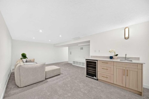 4139 Bowlen Street, Calgary, AB - Indoor