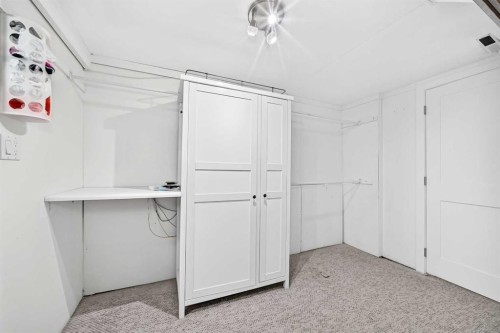 4139 Bowlen Street, Calgary, AB - Indoor Photo Showing Other Room