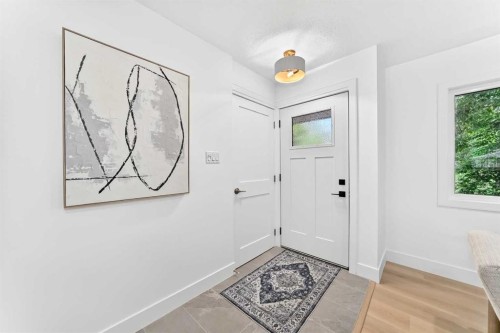 4139 Bowlen Street, Calgary, AB - Indoor Photo Showing Other Room