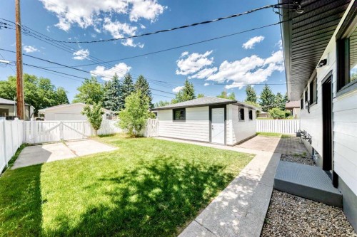 4139 Bowlen Street, Calgary, AB - Outdoor