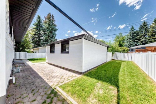 4139 Bowlen Street, Calgary, AB - Outdoor
