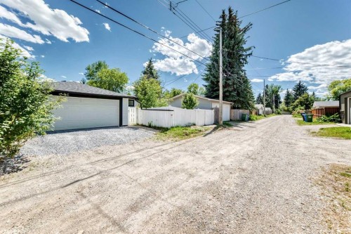 4139 Bowlen Street, Calgary, AB - Outdoor