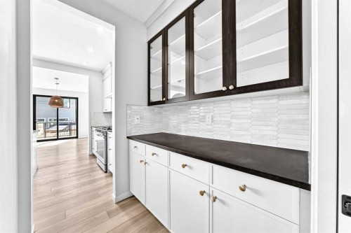 8 West Grove Link Sw, Calgary, AB 