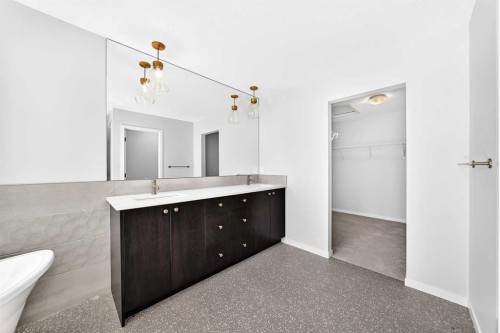 8 West Grove Link Sw, Calgary, AB 