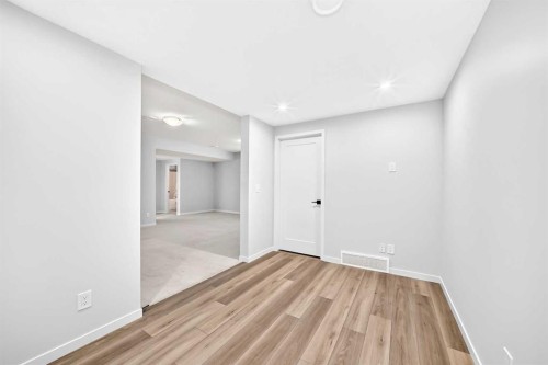 8 West Grove Link Sw, Calgary, AB 