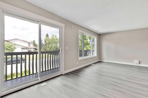 5 Templemont Road Ne, Calgary, AB - Indoor Photo Showing Other Room