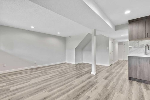 5 Templemont Road Ne, Calgary, AB - Indoor Photo Showing Kitchen