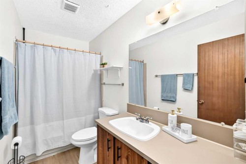 111 Bermondsey Way Nw, Calgary, AB 