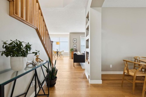 92 Discovery Ridge Circle Sw, Calgary, AB - Indoor Photo Showing Other Room