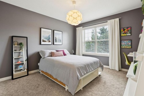 92 Discovery Ridge Circle Sw, Calgary, AB - Indoor Photo Showing Bedroom