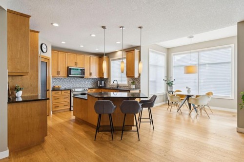 92 Discovery Ridge Circle Sw, Calgary, AB - Indoor Photo Showing Other Room