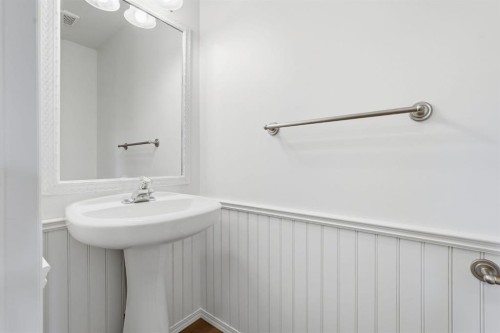 763 Stonehaven Drive, Carstairs, AB - Indoor Photo Showing Bathroom