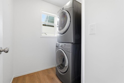763 Stonehaven Drive, Carstairs, AB - Indoor Photo Showing Laundry Room