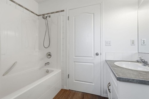 763 Stonehaven Drive, Carstairs, AB - Indoor Photo Showing Bathroom
