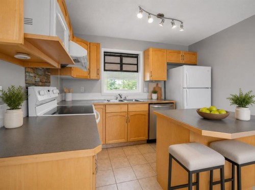 159 Hidden Creek Cove Nw, Calgary, AB 