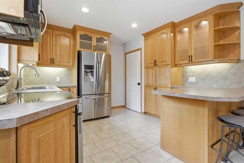7403 20 Street Se, Calgary, AB - Indoor Photo Showing Kitchen