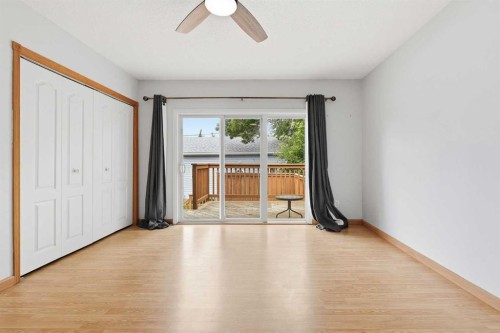 7403 20 Street Se, Calgary, AB - Indoor Photo Showing Other Room