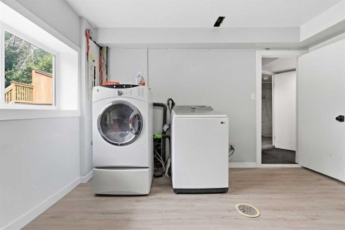 7403 20 Street Se, Calgary, AB - Indoor Photo Showing Laundry Room