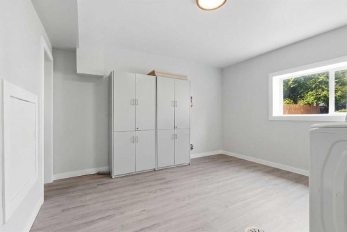 7403 20 Street Se, Calgary, AB - Indoor Photo Showing Other Room