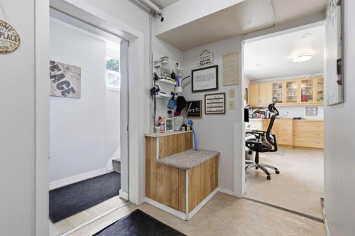 7403 20 Street Se, Calgary, AB - Indoor Photo Showing Other Room