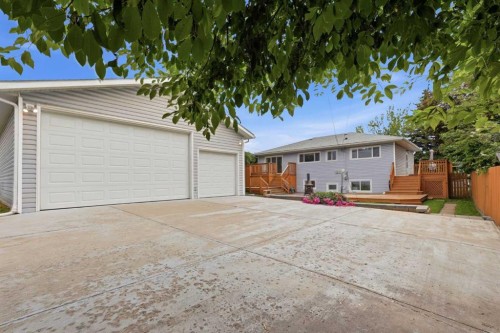 7403 20 Street Se, Calgary, AB - Outdoor With Exterior