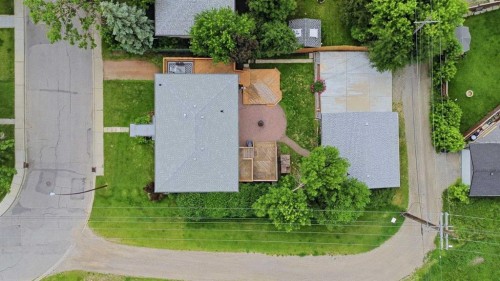 7403 20 Street Se, Calgary, AB - Outdoor