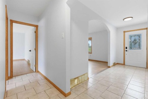 7403 20 Street Se, Calgary, AB - Indoor Photo Showing Other Room